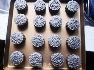 黑芝麻流心月饼的做法步骤：18
