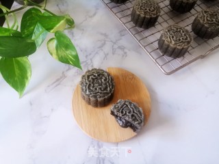 黑芝麻流心月饼的做法步骤：22