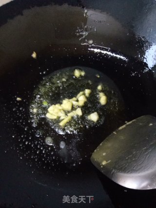 芹菜鸡蛋炒饭的做法步骤：4