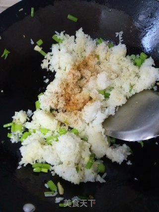 芹菜鸡蛋炒饭的做法步骤：6