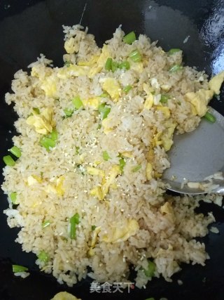 芹菜鸡蛋炒饭的做法步骤：7