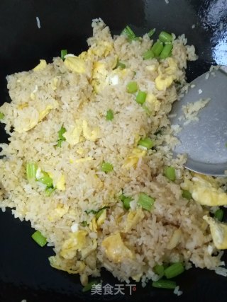 芹菜鸡蛋炒饭的做法步骤：8
