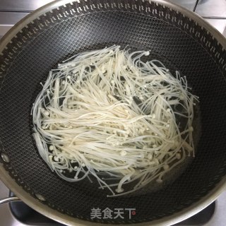 豆皮炒金针菇的做法步骤：2