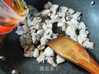 青红椒炒五花肉的做法步骤：3