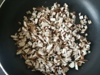 胡萝卜香菇猪肉饺的做法步骤：6