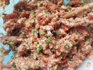 胡萝卜香菇猪肉饺的做法步骤：15