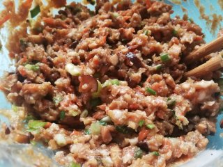 胡萝卜香菇猪肉饺的做法步骤：17