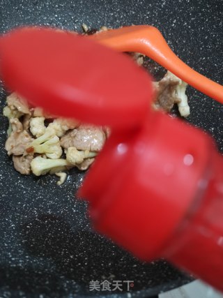 黄豆酱花菜炒肉的做法步骤：5