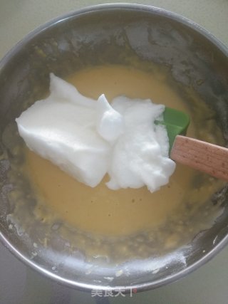 简易花边翻转玫瑰蛋糕的做法步骤：9