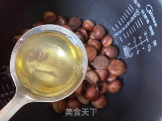 家庭简易版糖炒栗子的做法步骤：3