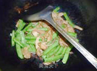鸡棕菌炒四季豆的做法步骤：6