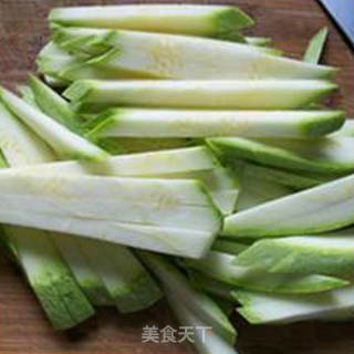 蒜香西葫芦面筋的做法步骤：4