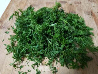 蒸红萝卜缨的做法步骤：3