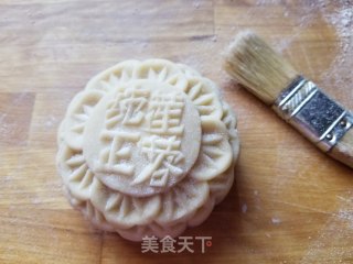 双黄莲蓉月饼的做法步骤：14