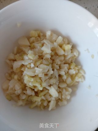 自制老干妈牛肉末豆豉酱的做法步骤：2