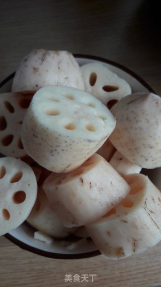 筒骨煲莲藕的做法步骤：1