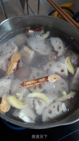 筒骨煲莲藕的做法步骤：5