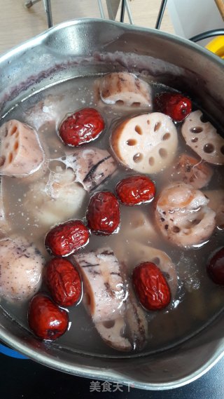 筒骨煲莲藕的做法步骤：6
