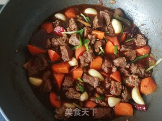 胡萝卜大蒜牛肉面的做法步骤：1