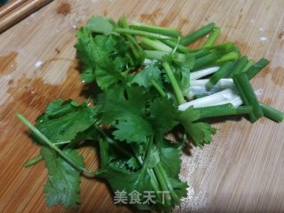 胡萝卜大蒜牛肉面的做法步骤：2