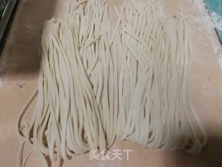 胡萝卜大蒜牛肉面的做法步骤：3