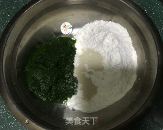 菠菜黑芝麻双色馒头的做法步骤：2