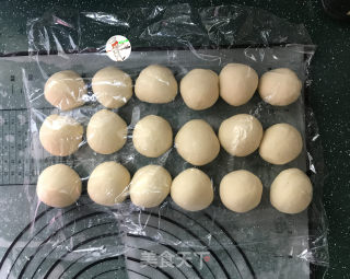 菠菜黑芝麻双色馒头的做法步骤：6