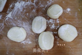 松软豆沙包❗️奶香麦穗红豆包（一次发酵）的做法步骤：5