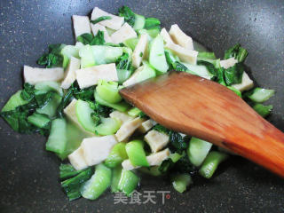 虾糕炒青菜的做法步骤：10