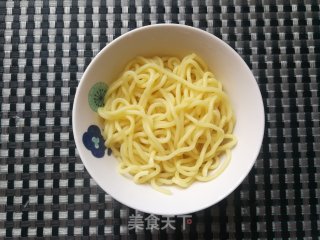 虫草花鸡汤车仔面的做法步骤：6