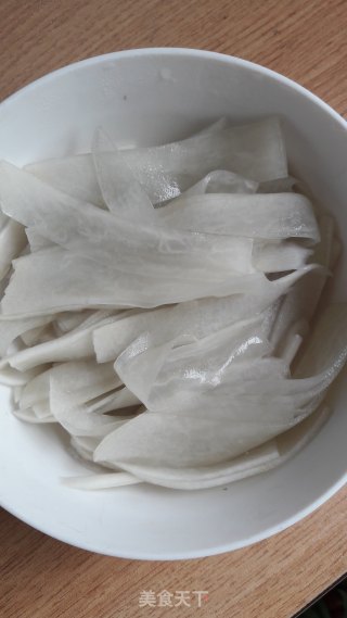 酸辣萝卜的做法步骤：1
