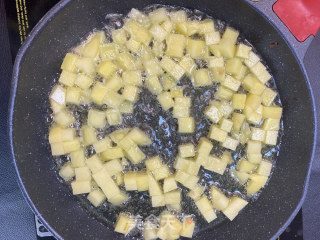 孜然火腿猪肉土豆丁的做法步骤：5