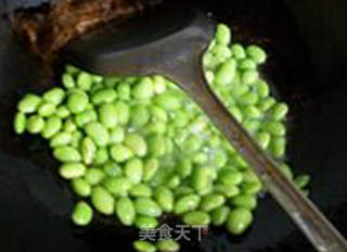 西瓜皮炒毛豆的做法步骤：6