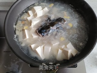 鱼头豆腐汤的做法步骤：4