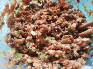 虫草花鸡汤小馄饨的做法步骤：2