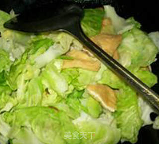 圆白菜黑木耳炒大油方的做法步骤：6