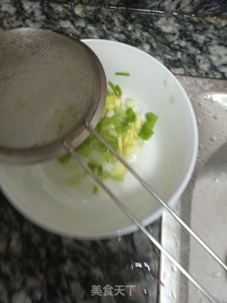 土豆丝炒肉的做法步骤：2