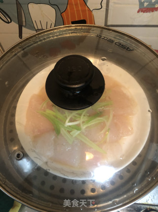 清蒸巴沙鱼。的做法步骤：6