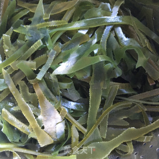 海带丝拌小豆芽的做法步骤：1
