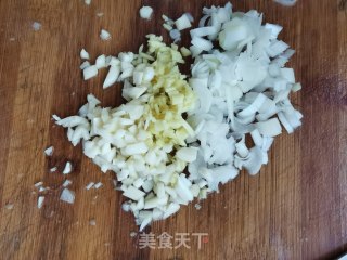 干锅手撕包菜的做法步骤：2