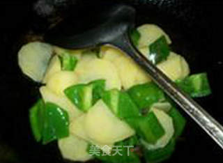 灯椒炒土豆的做法步骤：7