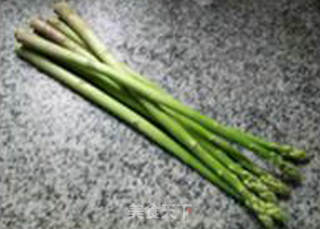 芦笋炒黑木耳的做法步骤：1