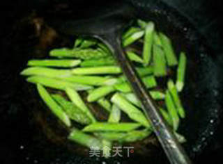 芦笋炒黑木耳的做法步骤：5