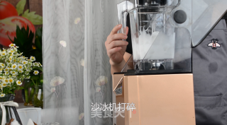 生打椰椰奶冻沙冰款的做法，广州誉世晨教程的做法步骤：6