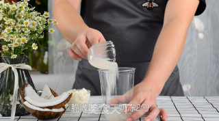 生打椰椰奶冻沙冰款的做法，广州誉世晨教程的做法步骤：7
