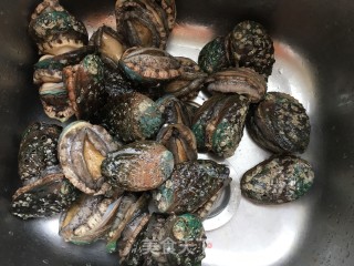 剁椒鲍鱼的做法步骤：1