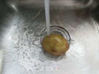 荷兰豆炒土豆片的做法步骤：2