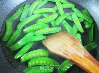 荷兰豆炒土豆片的做法步骤：5