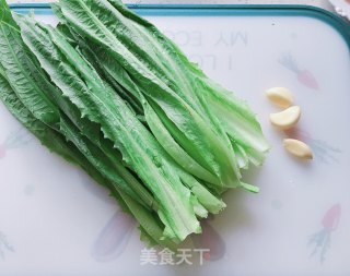爆炒油麦菜的做法步骤：1