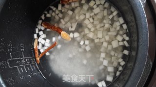 五指牛奶萝卜粥的做法步骤：4